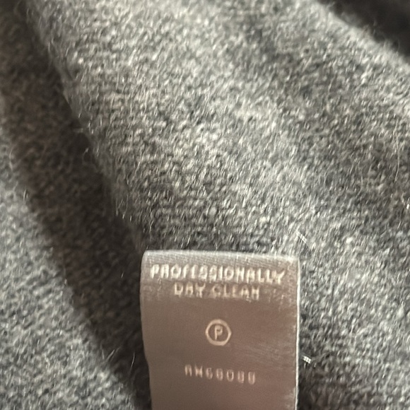 Neiman Marcus Cashmere
Collection Basic Open
Cardigan Heather Gray Size S Soft - Picture 12 of 13